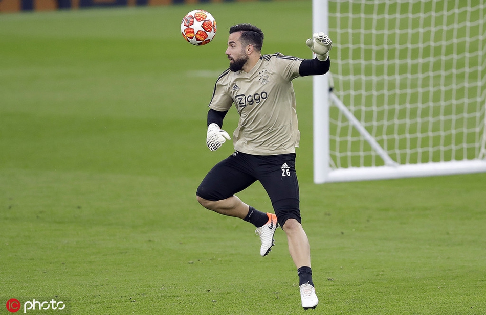 棋牌游戏今晨体能课后；阿贾克斯豪取连胜备战欧冠；球迷炸锅；球探报告显示潜力的简单介绍