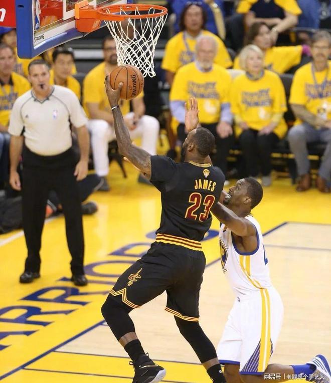 詹姆斯连续三场比赛得分超过挺进下一轮,瑞士队挑战极限! 詹姆斯连续三场比赛得分超过挺进下一轮,瑞士队挑战极限!