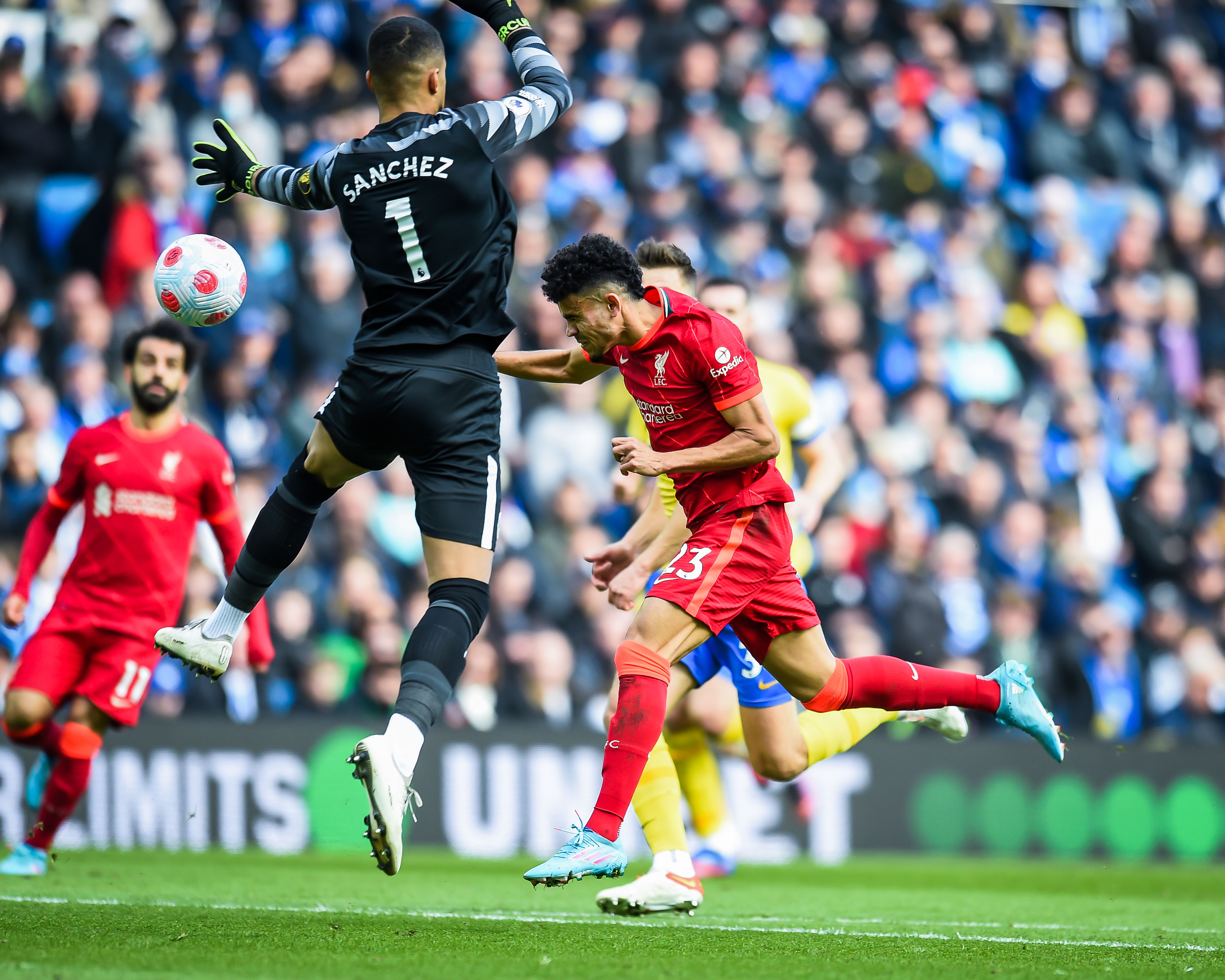 官方网站包含里程碑夜亚特兰大豪取连胜，法甲赛后刷纪录，悬念犹存，阵容厚度经受考验的词条